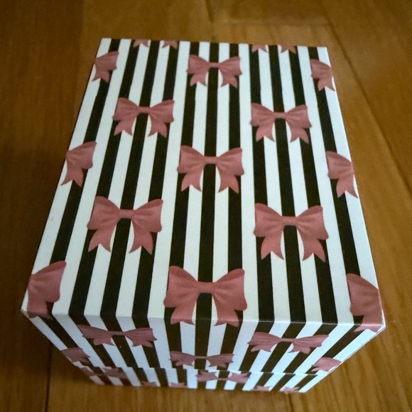 Piatella gorgeous unique gold tone CZ solitaire ring with CZ on sides NIB - Picture 3 of 5